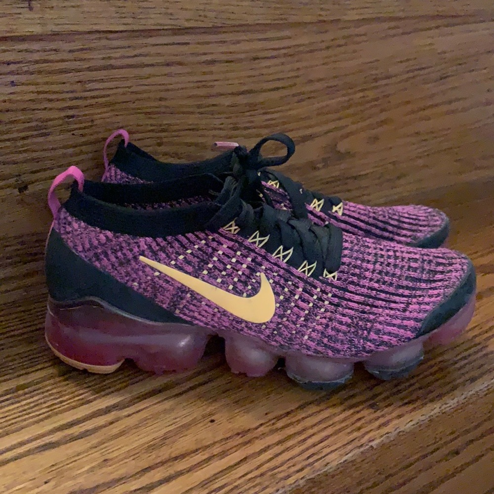 Flyknit  Vapormax pristine condition
